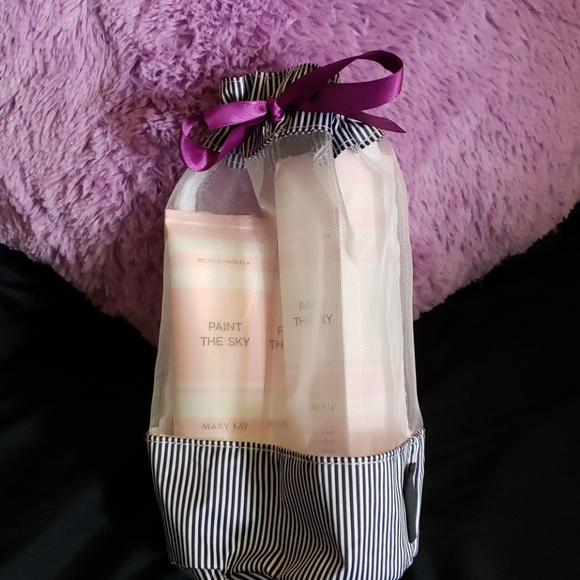 BNIP Mary Kay Paint The Sky 3PC set - Picture 5 of 5